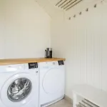 Дом отдыха Lovely In With Sauna