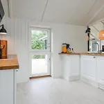 Lovely In With Sauna Дом отдыха *