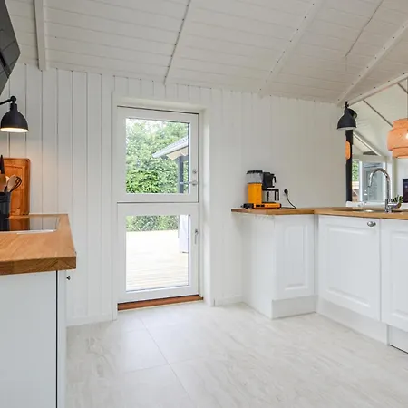 Lovely In With Sauna 度假居 *